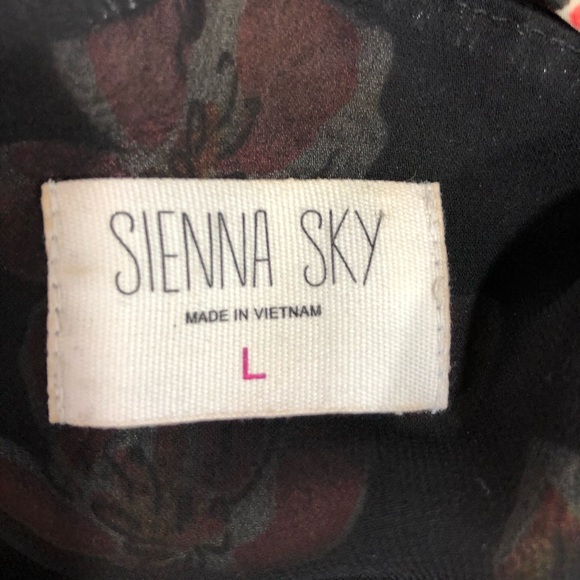 Siena Sky Strappy Floral Tank L Black Brown - Picture 3 of 4